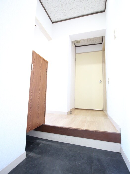 物件内観写真14　(玄関)