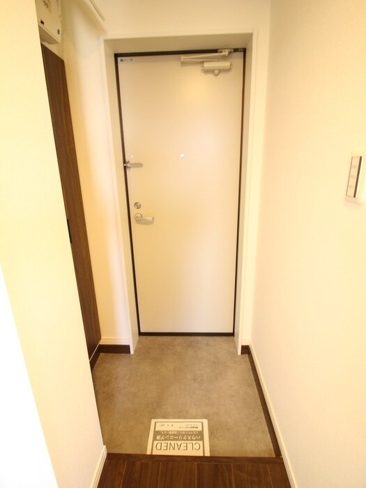 物件内観写真12　(玄関)