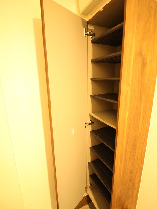 物件内観写真13　(靴箱)