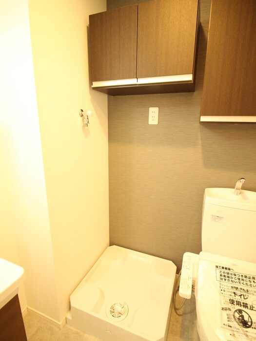 物件内観写真17　(洗濯機置場)