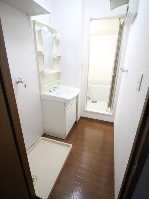 物件内観写真12　(洗濯機置場)