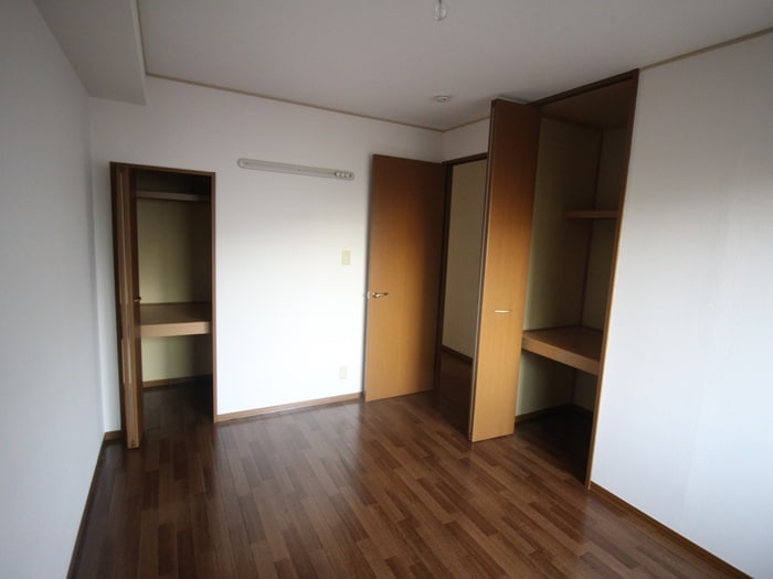 物件内観写真16　(収納)