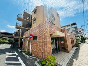 メゾン　カメリア外観写真