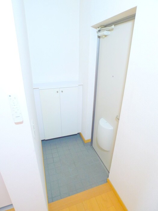 物件内観写真15　(玄関)