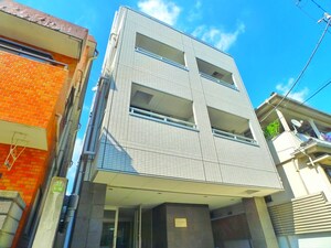 ラグ－ナ綾瀬外観写真