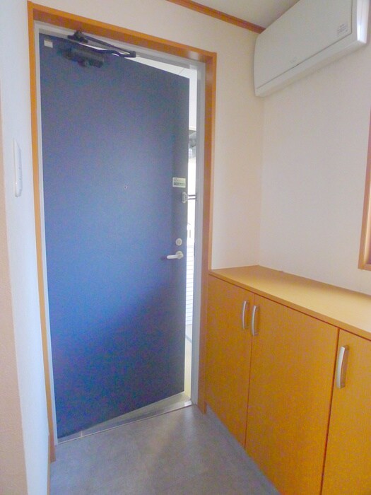 物件内観写真16　(玄関)