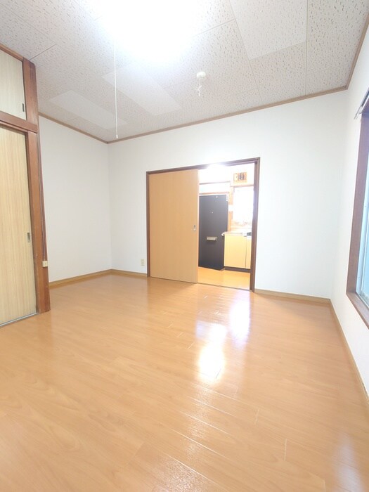 物件内観写真8　(居室)