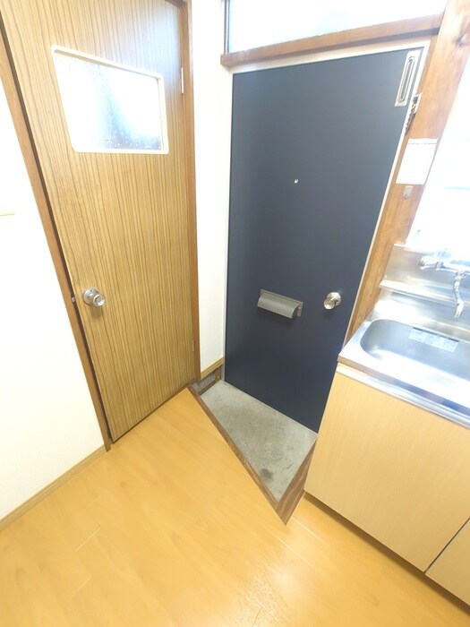 物件内観写真13　(玄関)