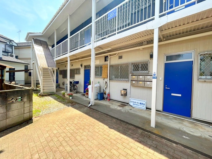 物件外観写真3　(エントランス部分)