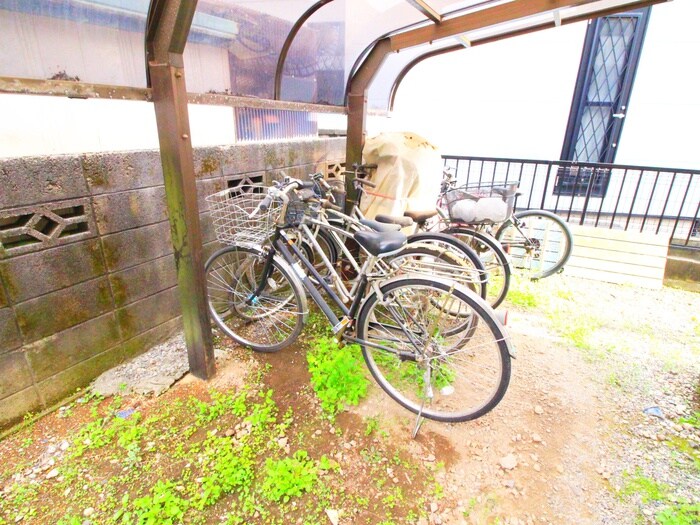 物件外観写真5　(駐輪場)