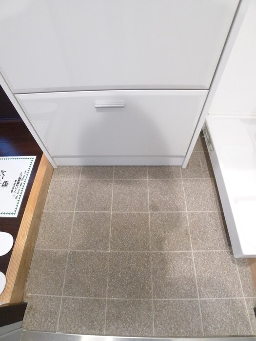 物件内観写真18　(玄関)