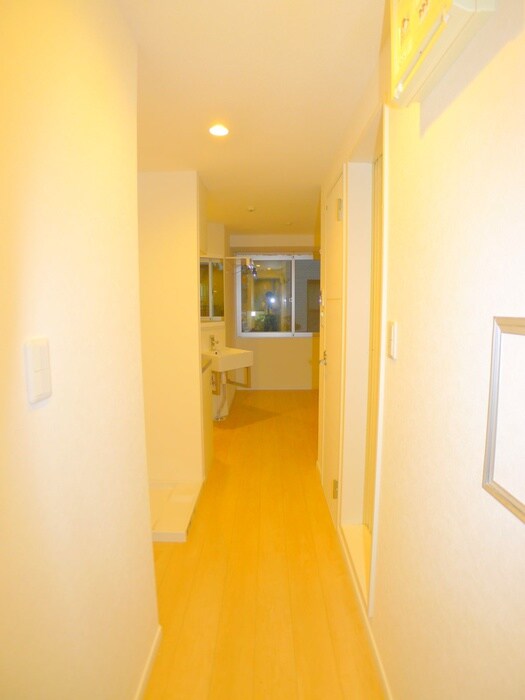 物件内観写真20　(廊下)