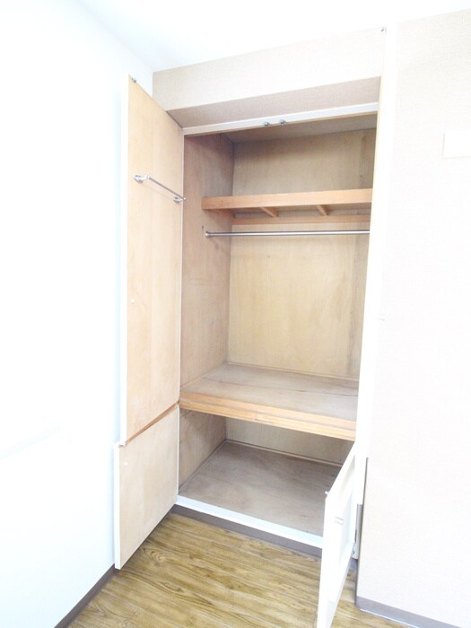 物件内観写真16　(収納)