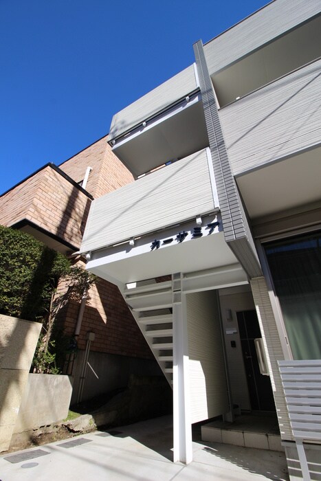 物件外観写真3　(エントランス部分)