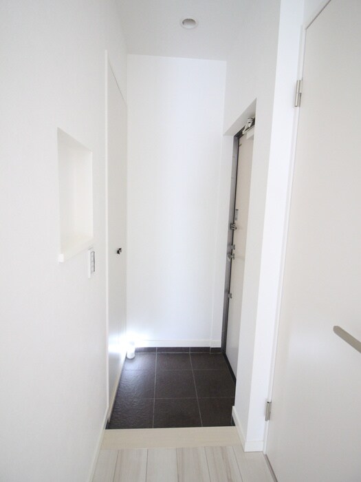 物件内観写真14　(玄関)