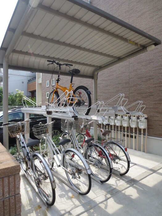 物件外観写真3　(駐輪場)