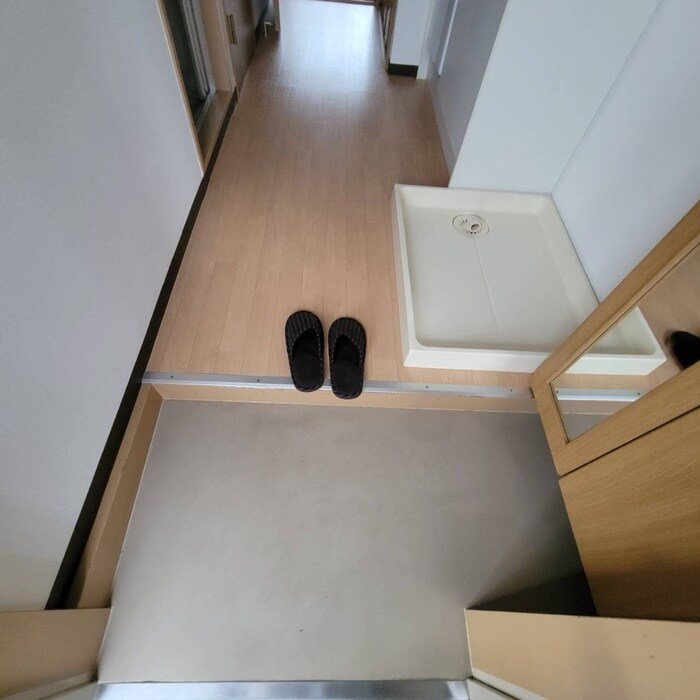 物件内観写真11　(玄関)