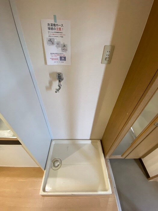 物件内観写真21　(洗濯機置場)