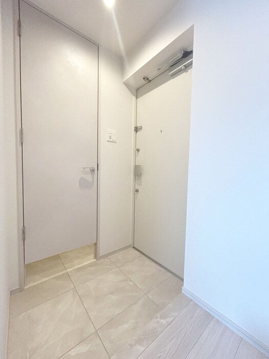 物件内観写真16　(玄関)