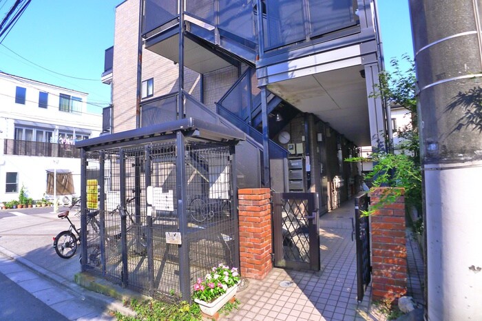 物件外観写真2　(エントランス部分)