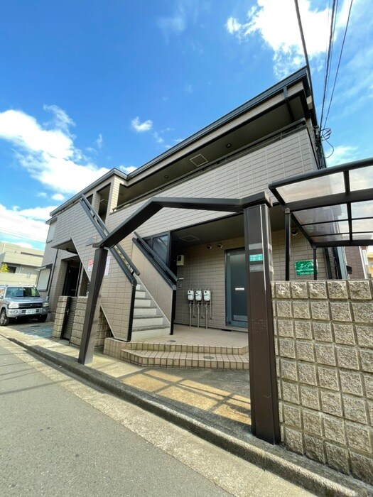 物件外観写真2　(エントランス部分)