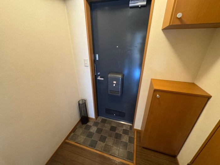 物件内観写真18　(玄関)