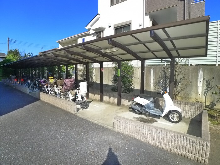 物件外観写真5　(駐輪場)