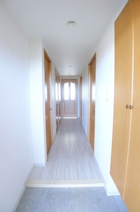 物件内観写真16　(廊下)