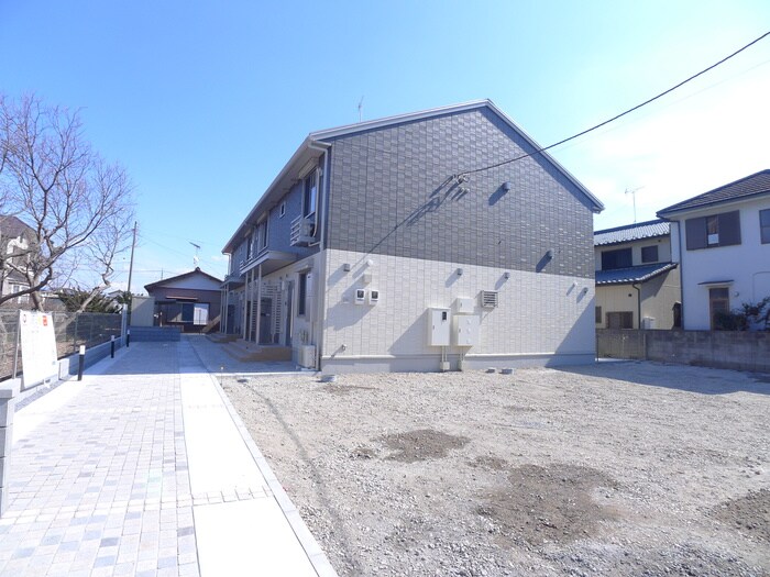 物件外観写真3　(駐車場)