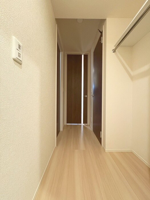 物件内観写真18　(廊下)