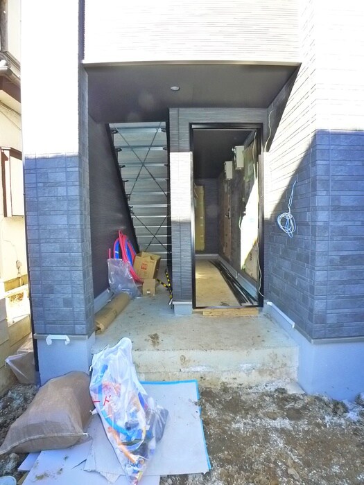 物件外観写真5　(エントランス部分)