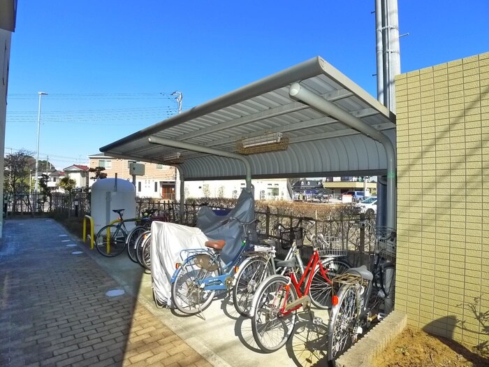 物件外観写真3　(駐輪場)