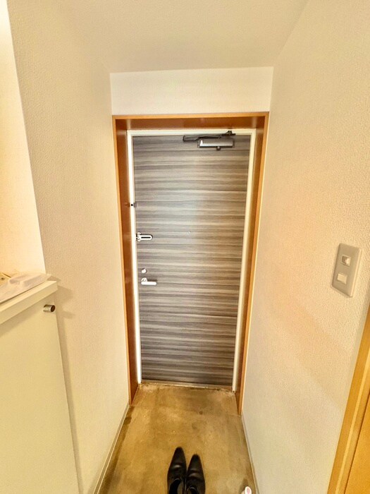 物件内観写真13　(玄関)