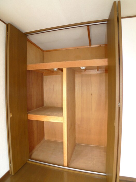 物件内観写真12　(収納)