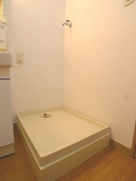 物件内観写真9　(洗濯機置場)