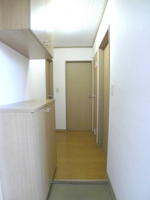 物件内観写真12　(玄関)
