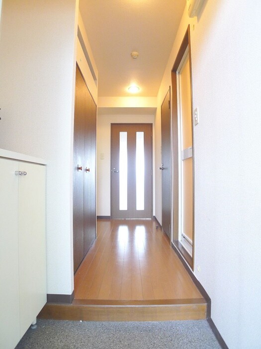 物件内観写真17　(玄関)