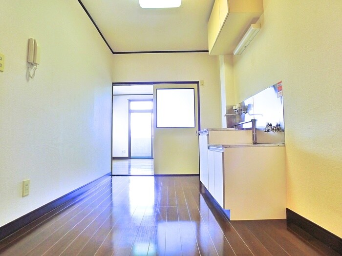 物件内観写真16　(洗濯機置場)