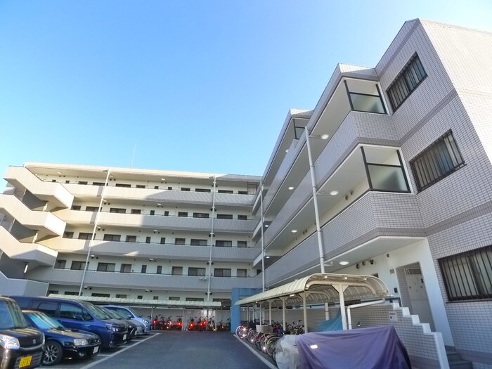 物件外観写真2　(駐車場)