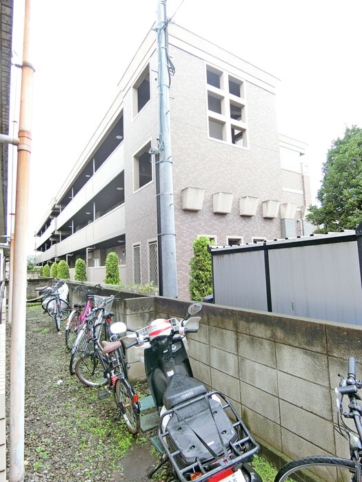 物件外観写真6　(駐輪場)