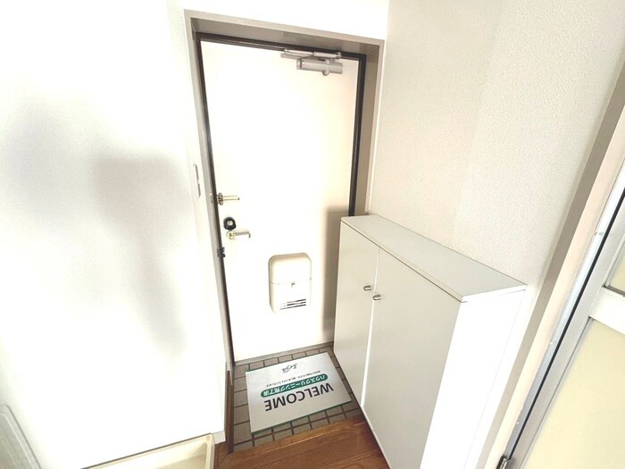 物件内観写真11　(玄関)