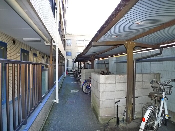物件外観写真6　(駐輪場)