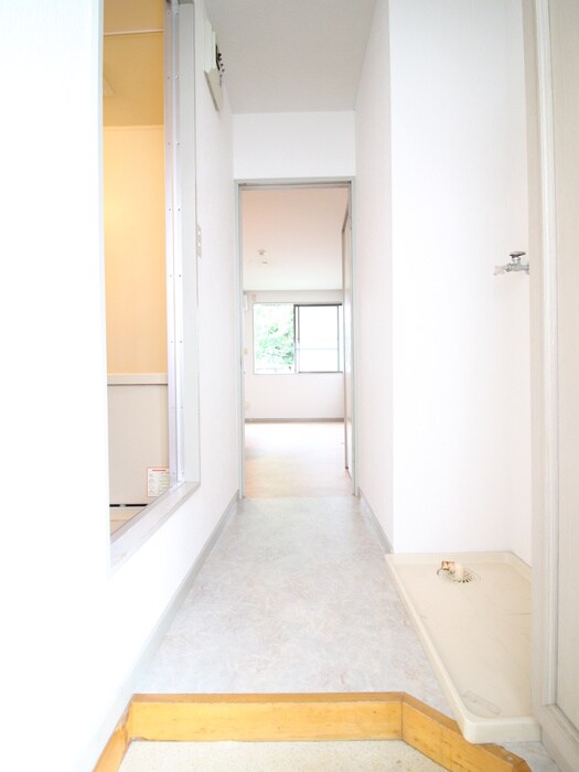 物件内観写真10　(玄関)