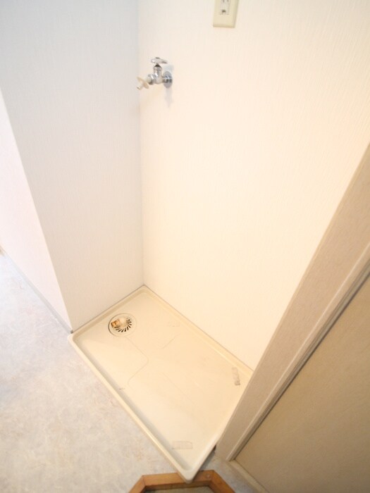 物件内観写真14　(洗濯機置場)