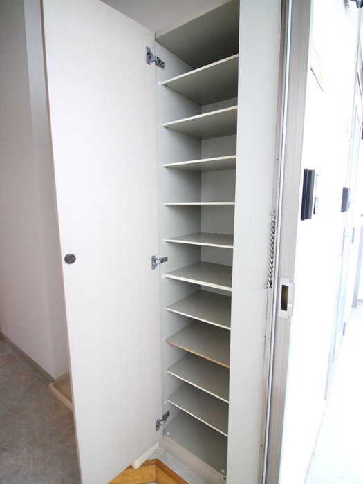 物件内観写真16　(靴箱)