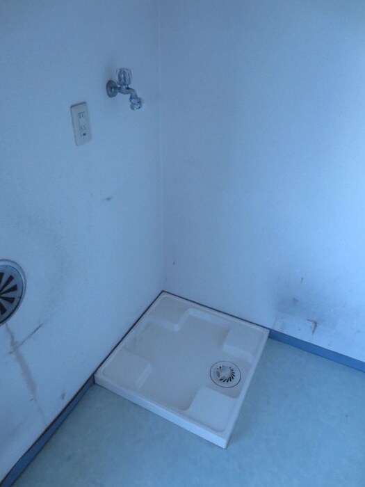 物件内観写真10　(洗濯機置場)