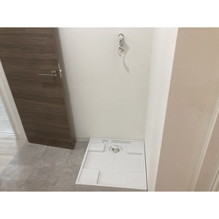 物件内観写真18　(洗濯機置場)