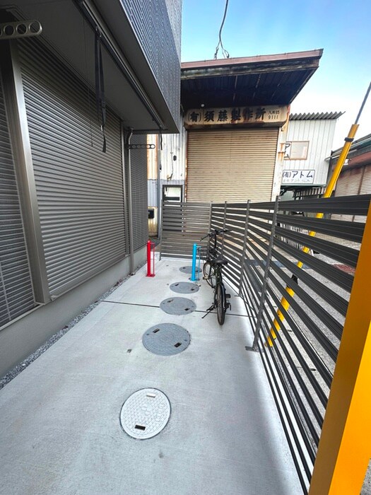 物件外観写真4　(駐輪場)