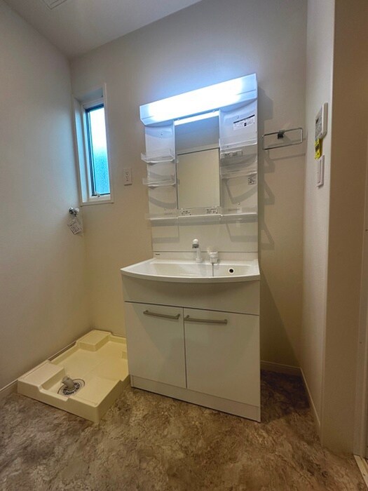 物件内観写真12　(洗濯機置場)