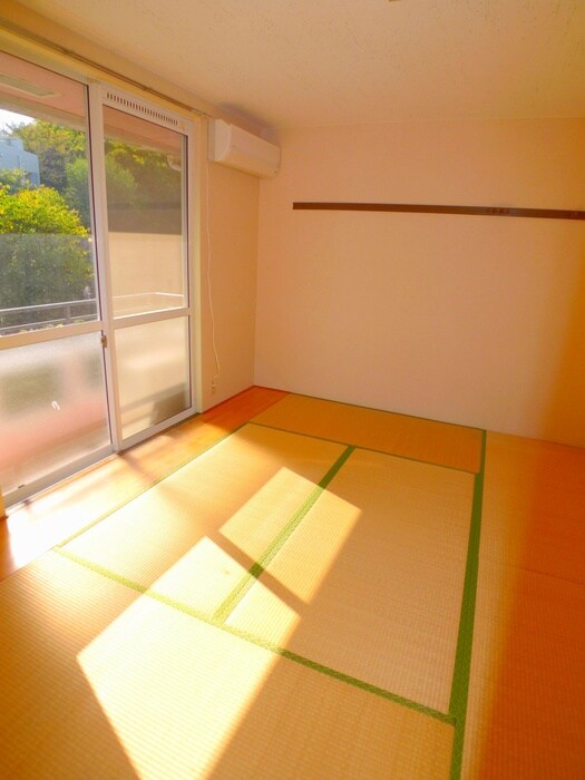 物件内観写真8　(居室)